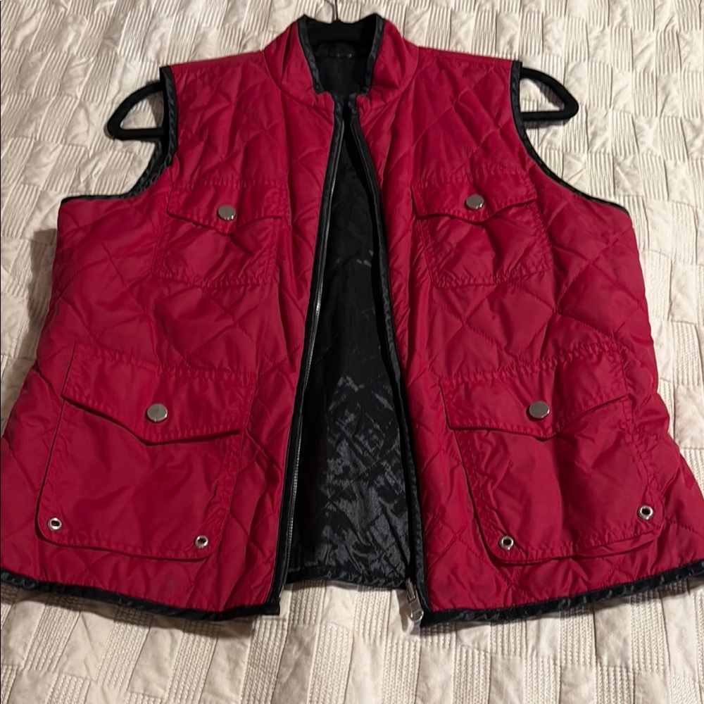 Light weight quilted vest. S